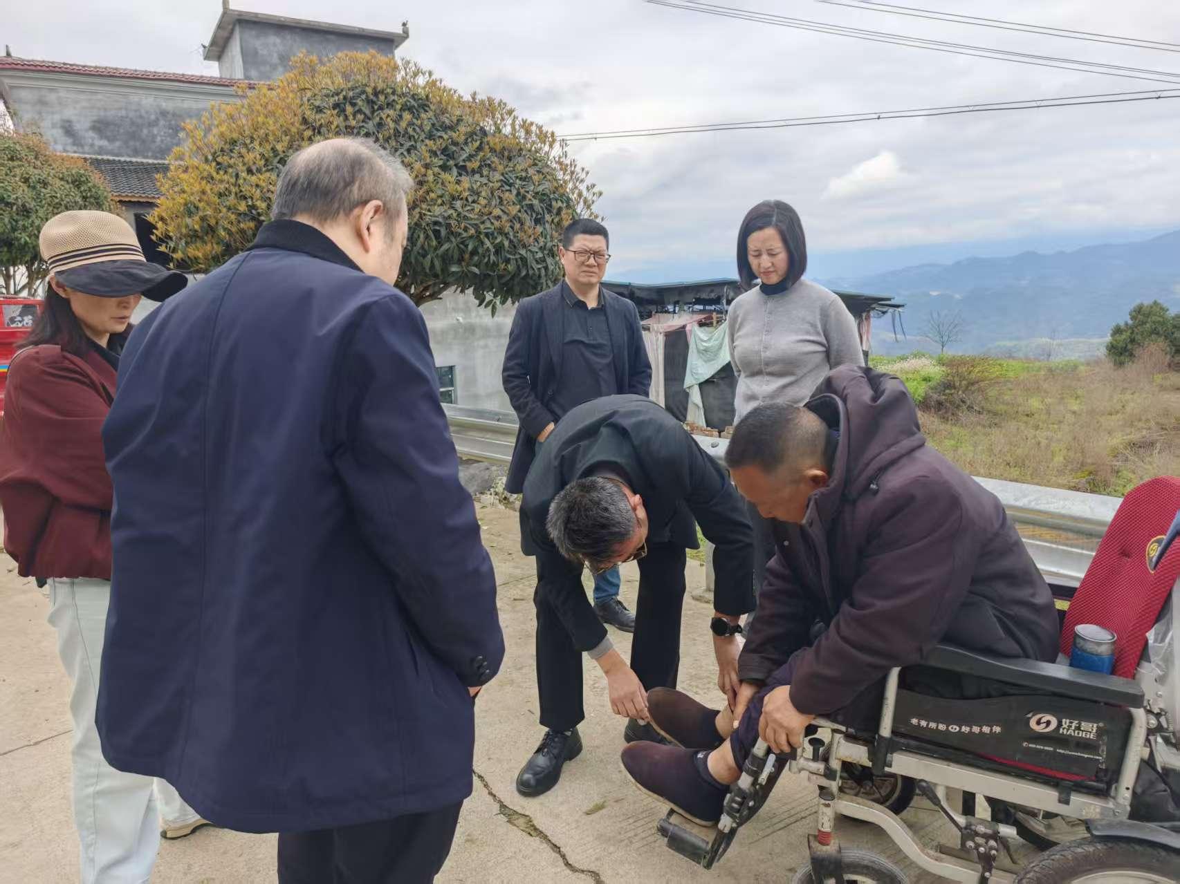 农工党黔江区基层委员会开展“情系双龙助振兴 健康关爱暖人心”调研走访活动图片2